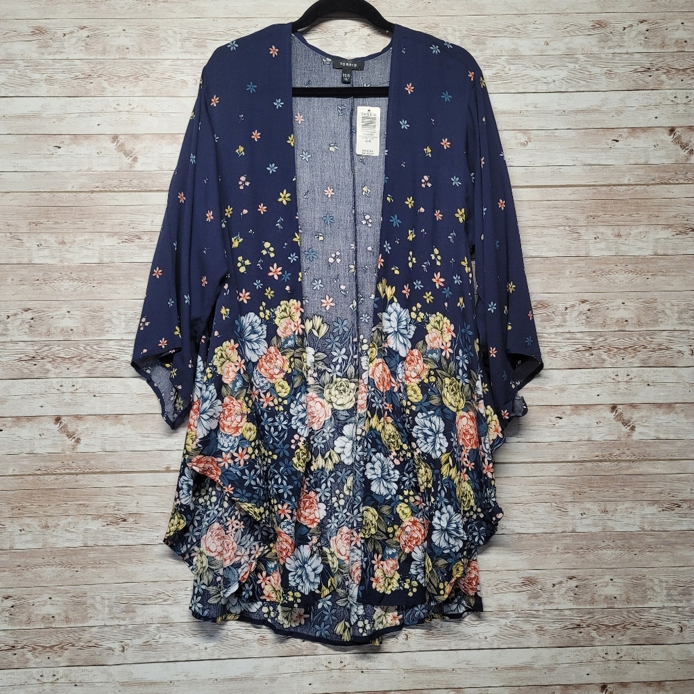 Torrid Navy floral crepe kimono